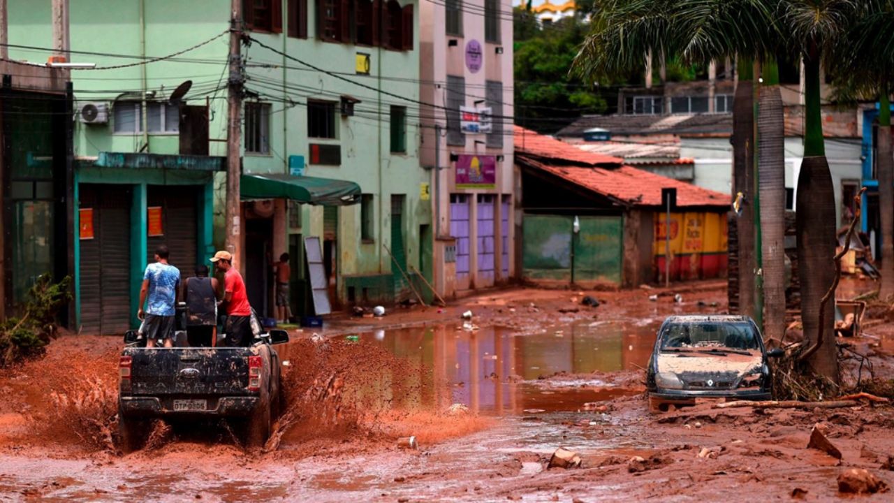 Lluvias intensas dejan 16 muertos y 200 personas evacuadas en Brasil
