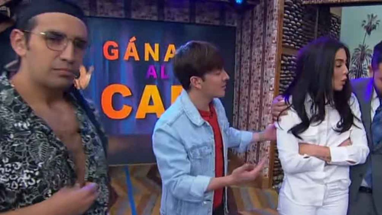 ‘Capi’ Pérez queda cautivado ante el sexy baile de Érika Fernández en ‘VLA’