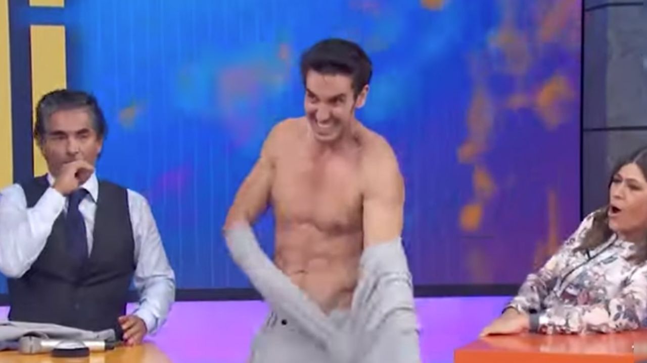 Obligan al elenco de ‘Hoy’ a desnudarse en vivo y Galilea Montijo los ‘manosea’