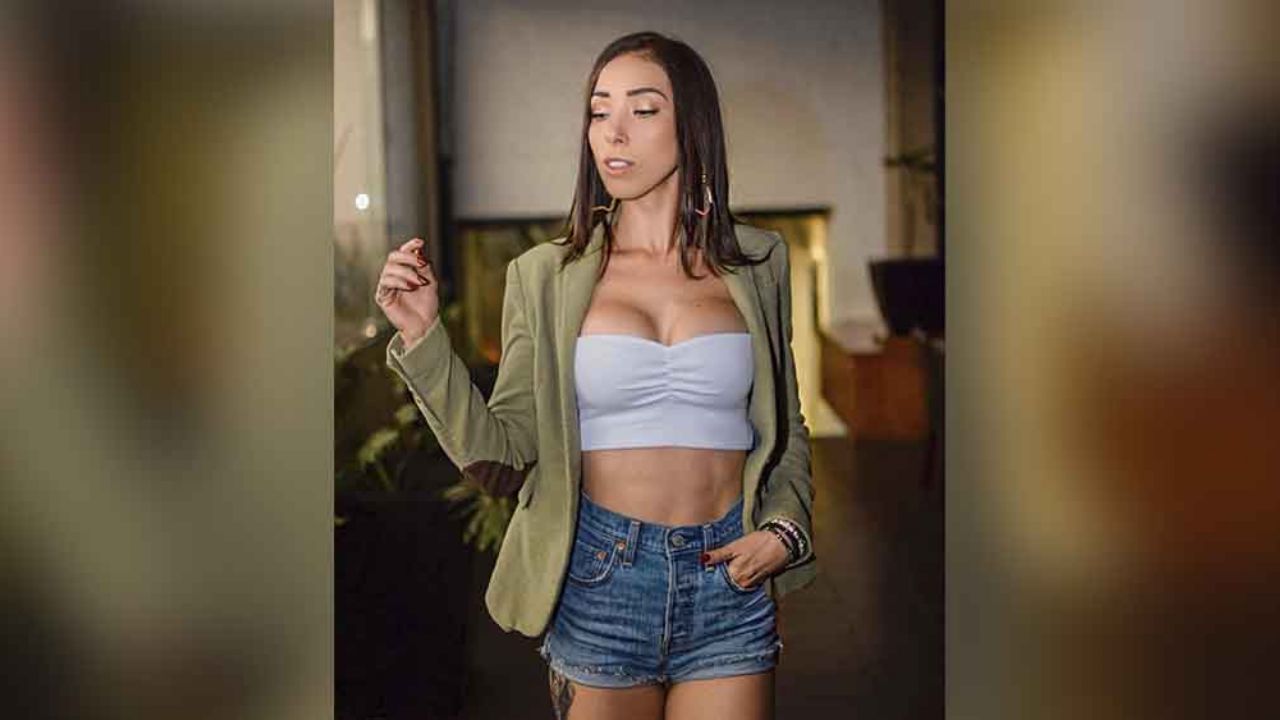 Danik Michell roba suspiros desde el parque con su ajustado ‘outfit’ deportivo