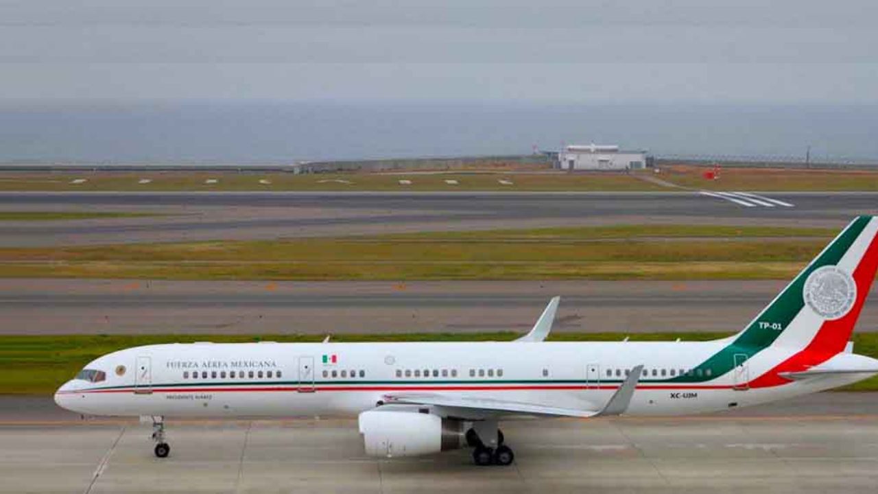 Internautas atacan a AMLO por rifar el avión presidencial en pleno paro