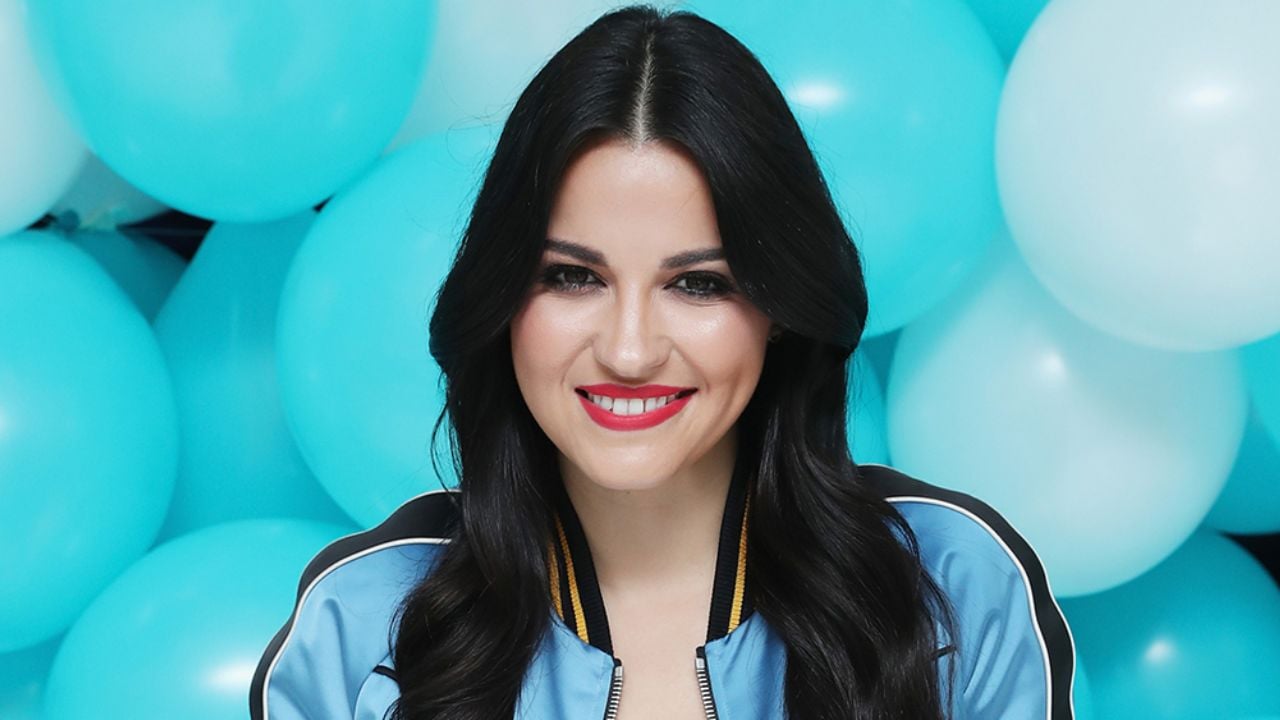 Maite Perroni paraliza redes sociales al reaparecer y escribir en inglés