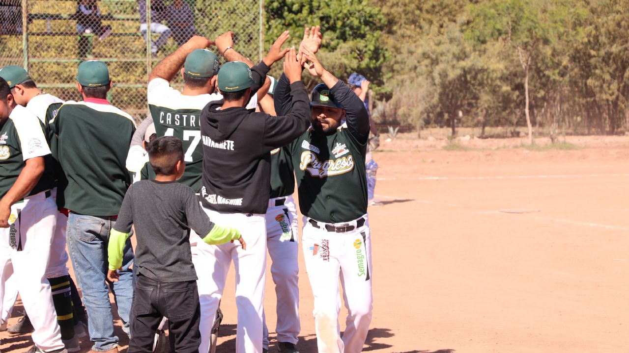 El Fopraso Campo 47 apalea a los Rockies y acorta distancia