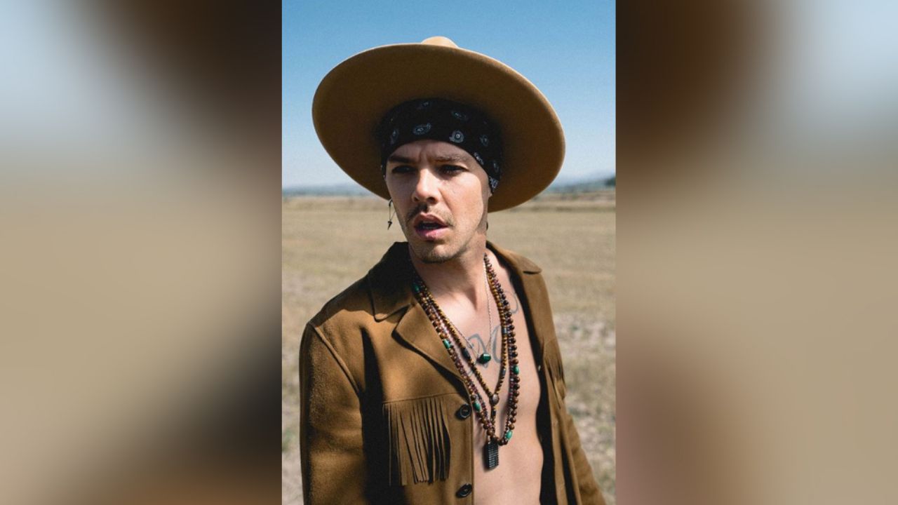 Integrante de Jesse y Joy reta censura de Instagram al posar al desnudo