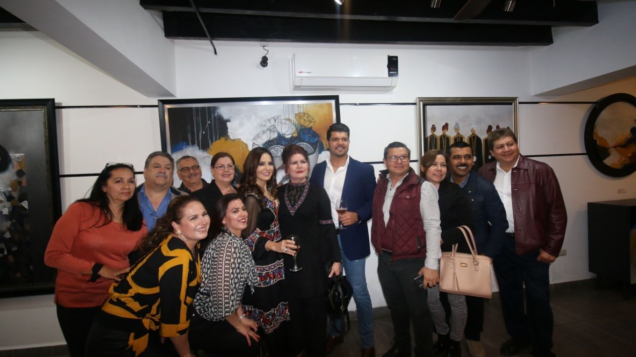 Miroslava Samaniego presenta a la sociedad cajemense sus obras de arte