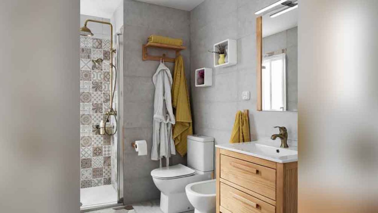 Por miedo al coronavirus, hombre deja encerrada a su esposa en el baño