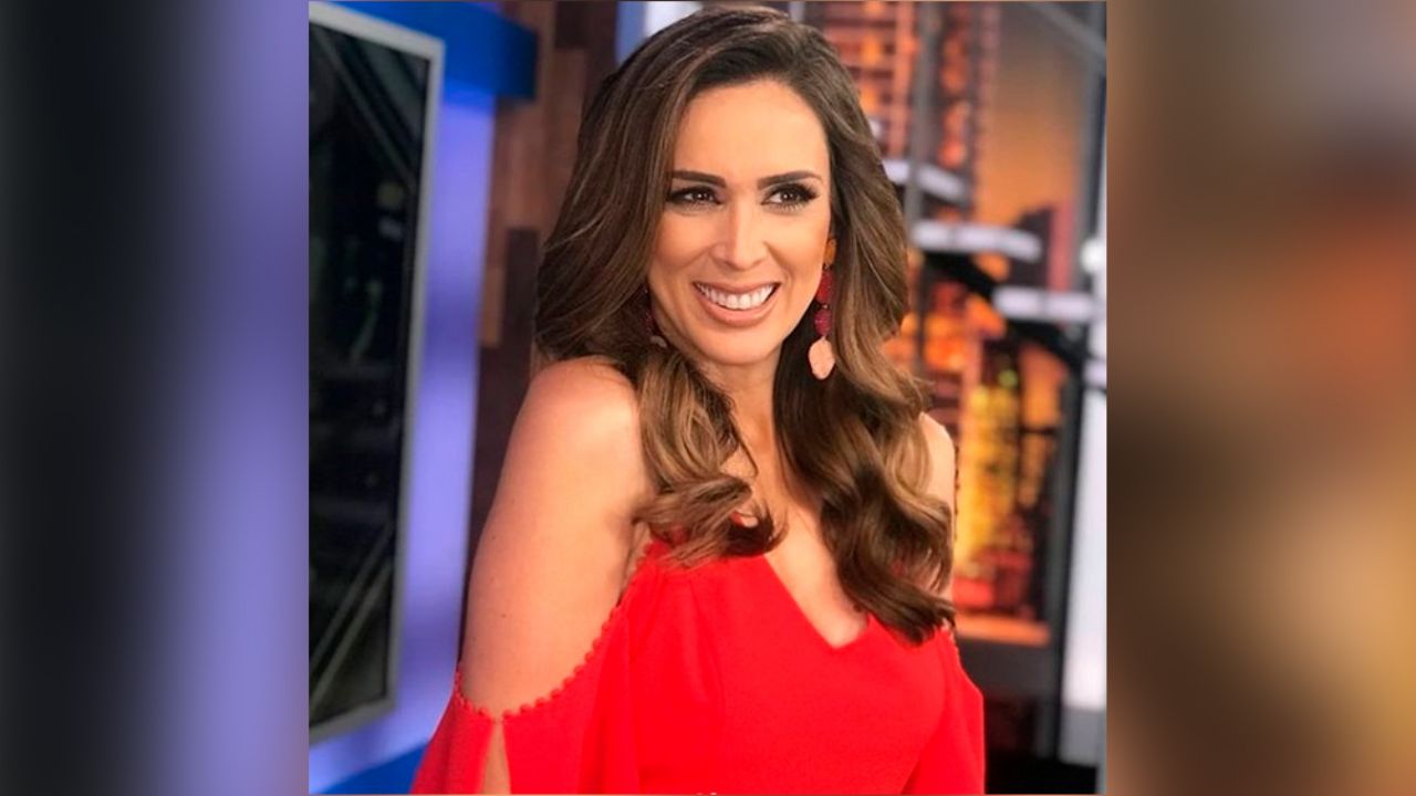 Jacky Bracamontes ‘enamora’ al posar desde la playa: “Contigo conocí el amor”