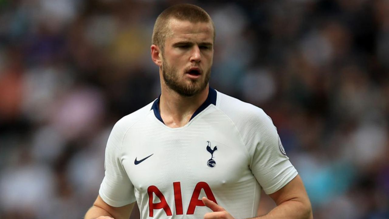 Futbolista pierde los estribos y encara a hincha que lanzó insultos racistas