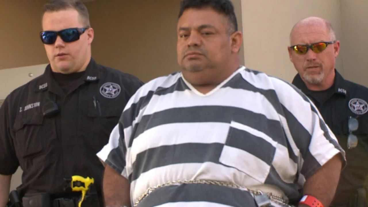 Buscan pena de muerte para padre que abusó de su hijo con un palo hasta morir