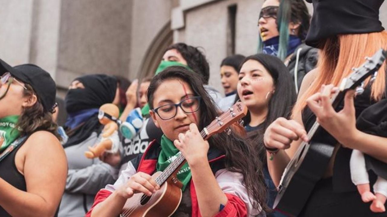 Movimiento feminista adopta canción de ’31 Minutos’ como nuevo himno