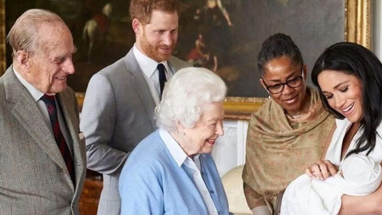 Exsecretario de la Reina Isabel II revelaría que está a punto de morir