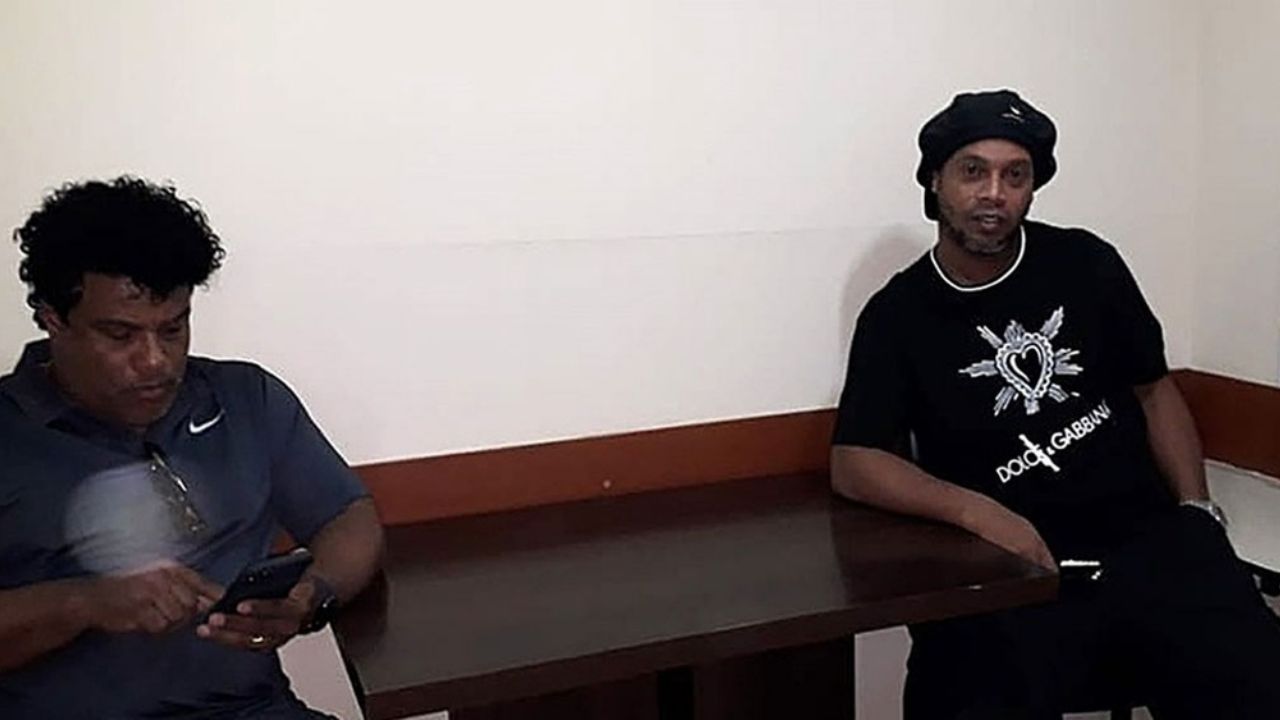 Ronaldinho tiene orden de aprehensión en Paraguay, girada por la Fiscalía