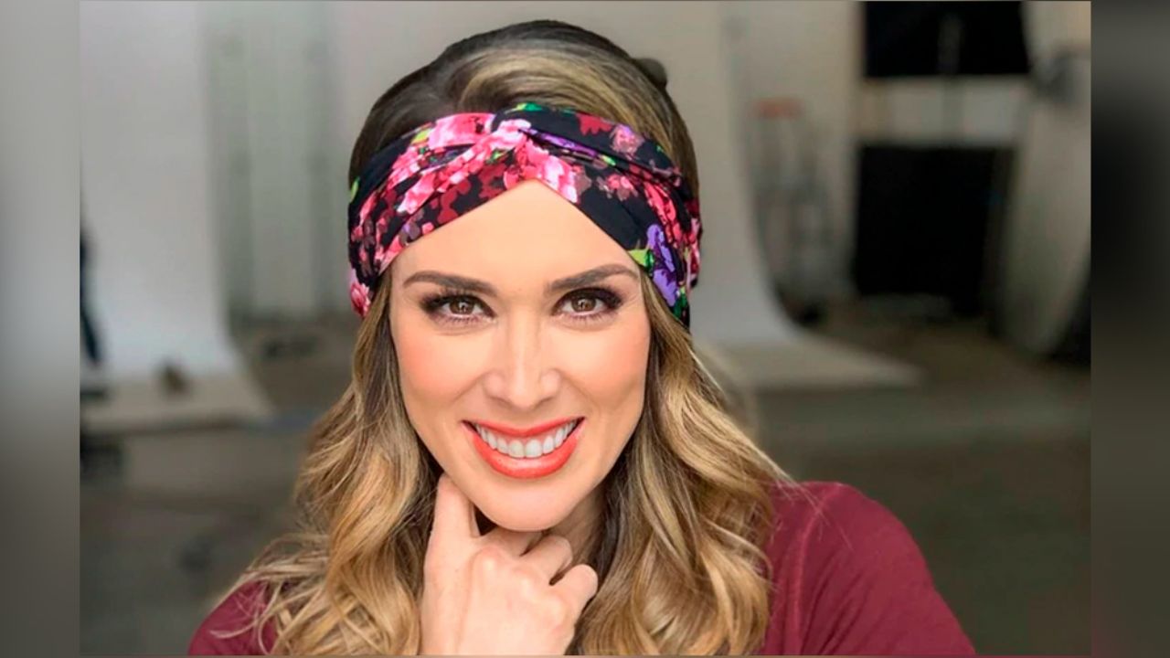 Jacky Bracamontes impacta con gran escote: “Para chuparse los dedos”