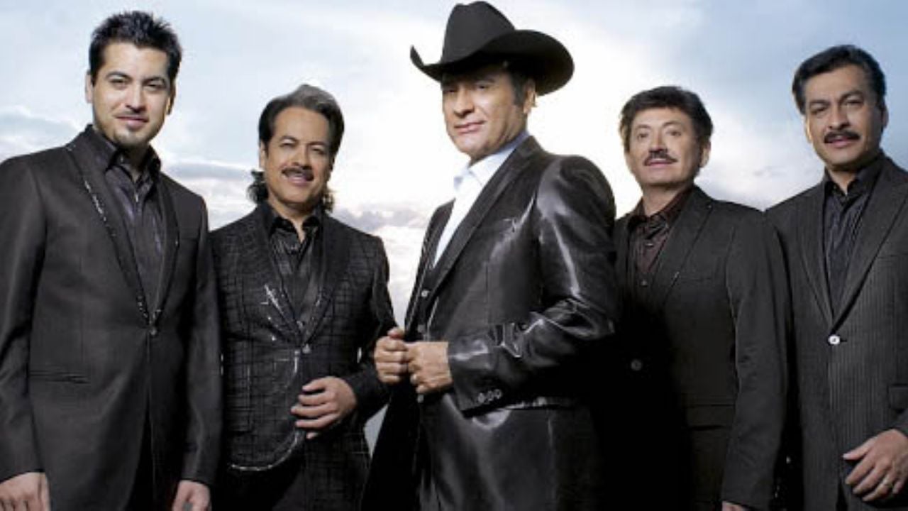 Tigres del Norte, en favor del movimiento feminista del 9 de marzo