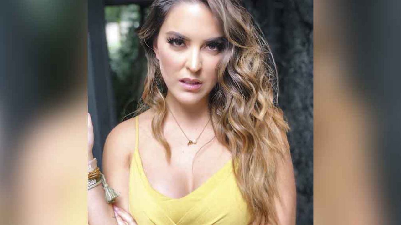 Patty López de la Cerda seduce a fans al modelar un entallado vestido