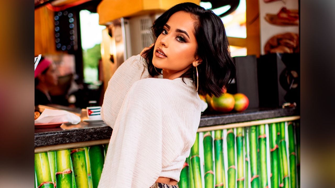 Becky G eleva la temperatura en redes con sexy baile: “Que rico te mueves”