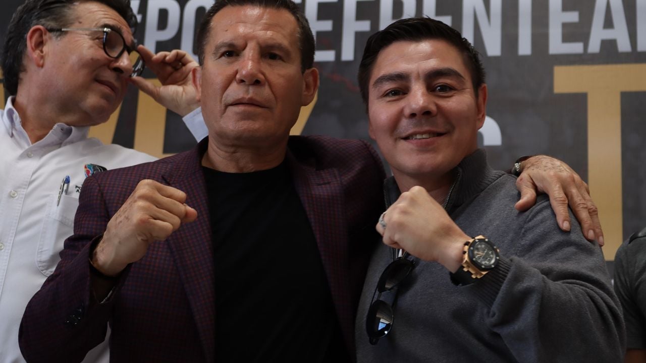 Julio Cesar Chávez y ‘Travieso’ Arce, intercambian palabras, previo a su pelea