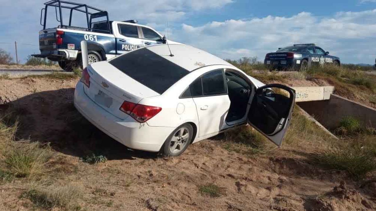 VIDEO: Sujeto roba auto y casi atropella a la dueña; a la media hora es detenido