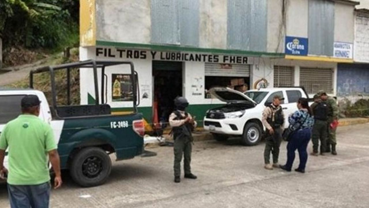 Acribillan a dirigente del Partido Verde dentro de taller mecánico en Veracruz