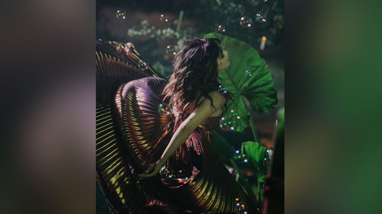 Selena Gomez, con transparente y mini vestido reta censura de Instagram