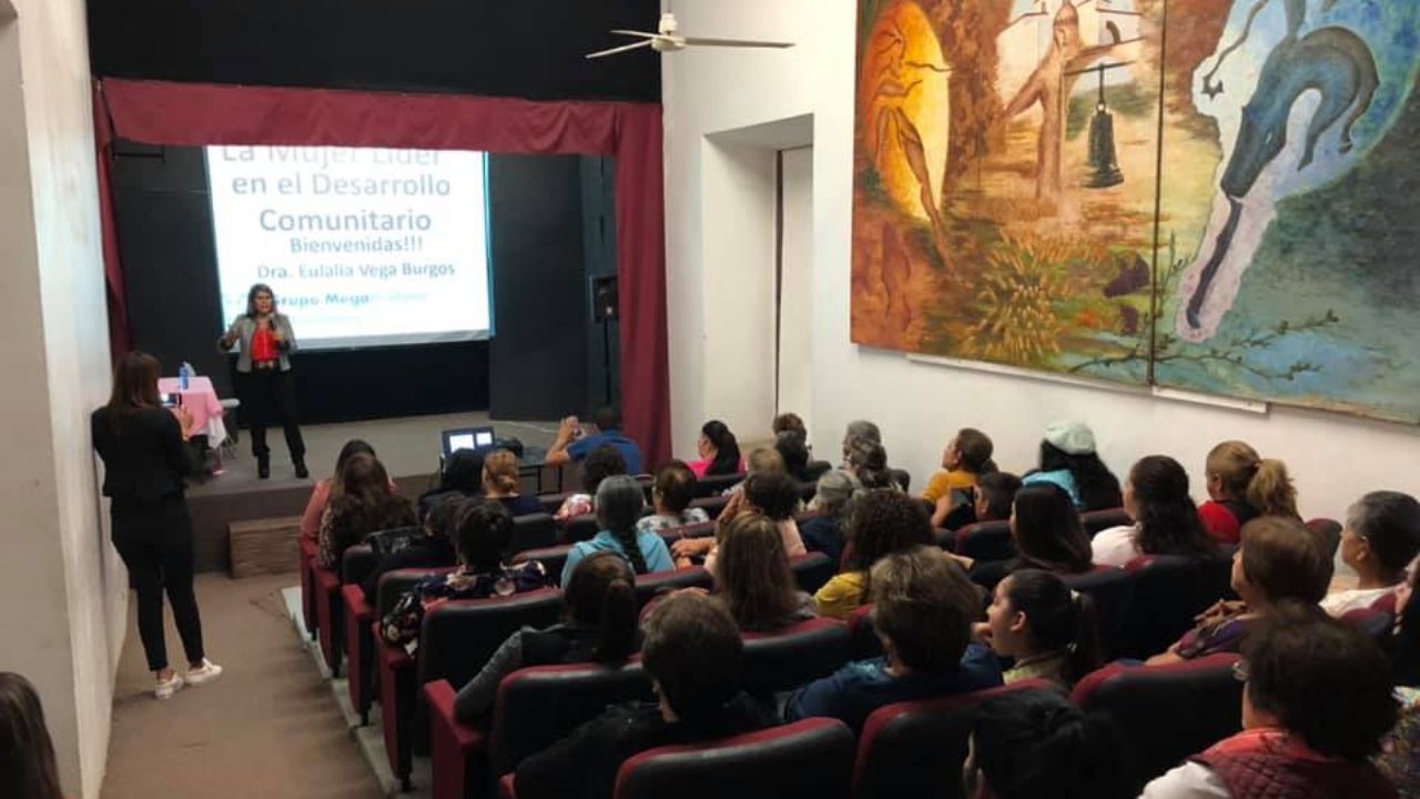 El Sistema DIF de Álamos organiza una conferencia para las mujeres
