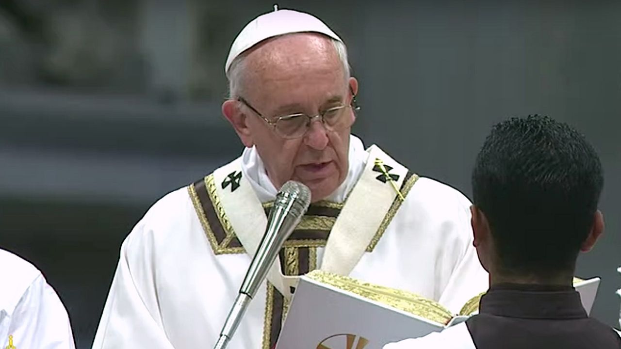 Papa Francisco recurre a misa por ‘streaming’ para evitar al coronavirus