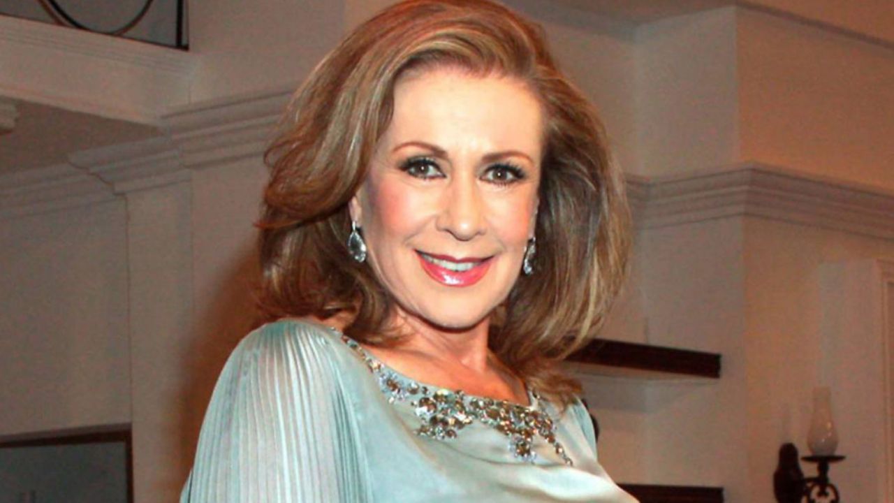 Laura Zapata humilla a AMLO por su falta de prevención ante el coronavirus