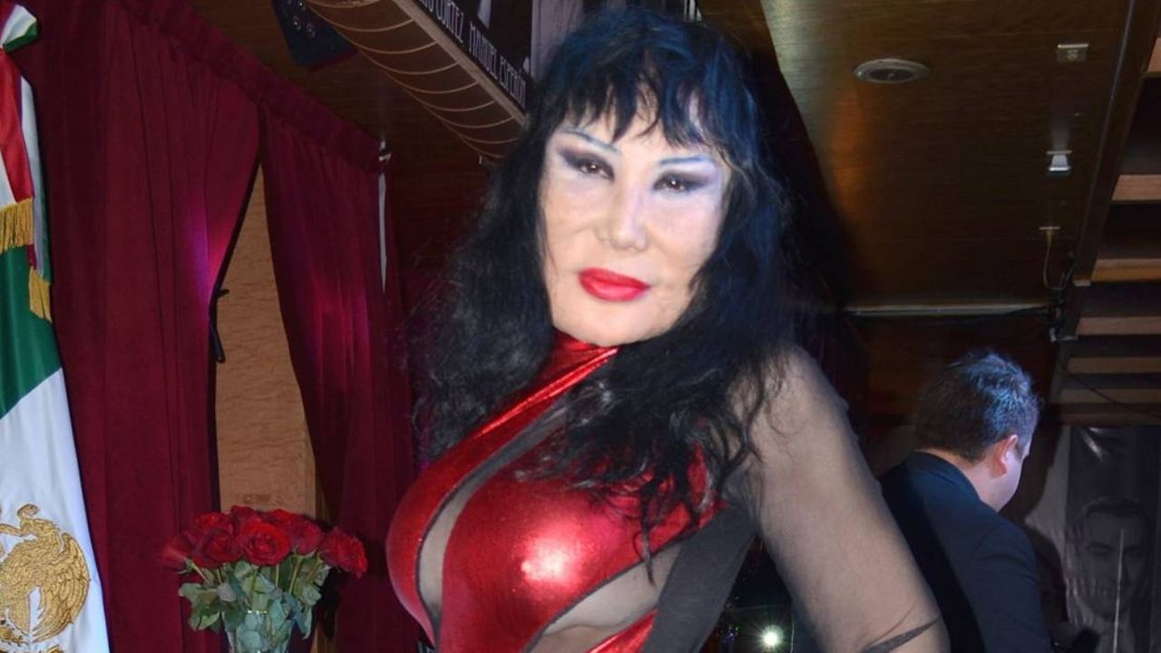 VIDEO: Lyn May causa locura en TV al presentarse con vestido traslúcido
