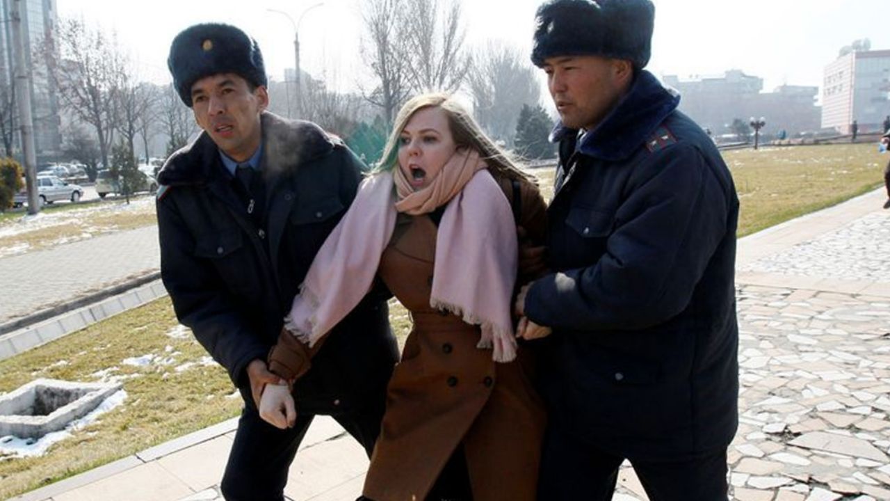 Día Internacional de la Mujer: Arrestan a mujeres que marchaban en Kirguistán