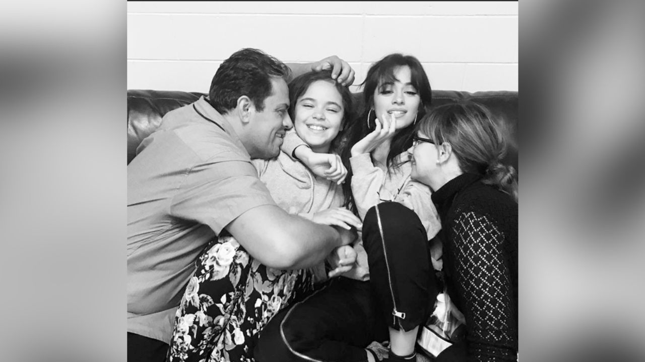 Camila Cabello muestra admiración a grandes mujeres, entre ellas a su madre