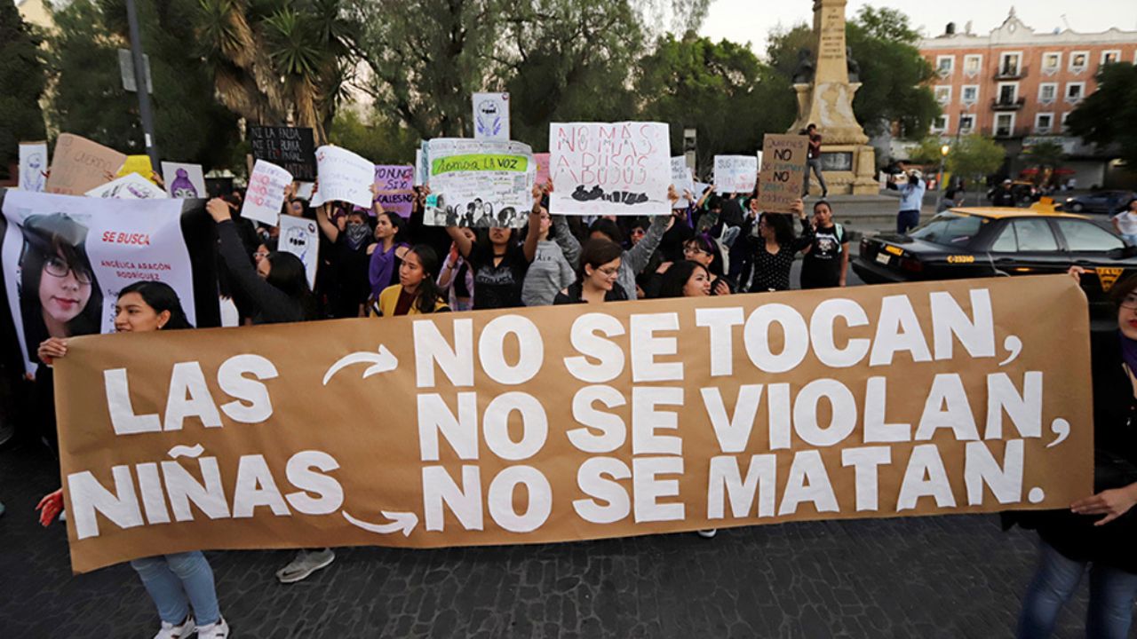Famosas salen a las calles de la CDMX para marchar por el Día de la Mujer