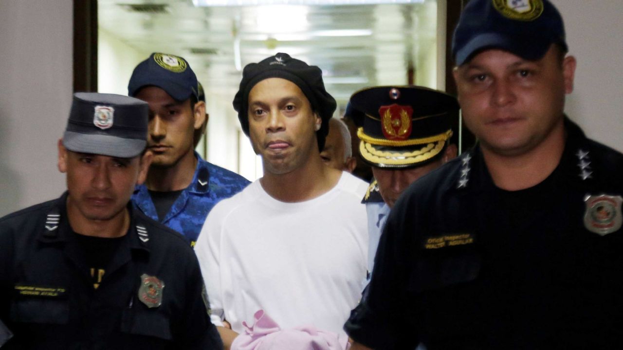 Ronaldinho: Así luce el astro brasileño dentro de la prisión de Paraguay