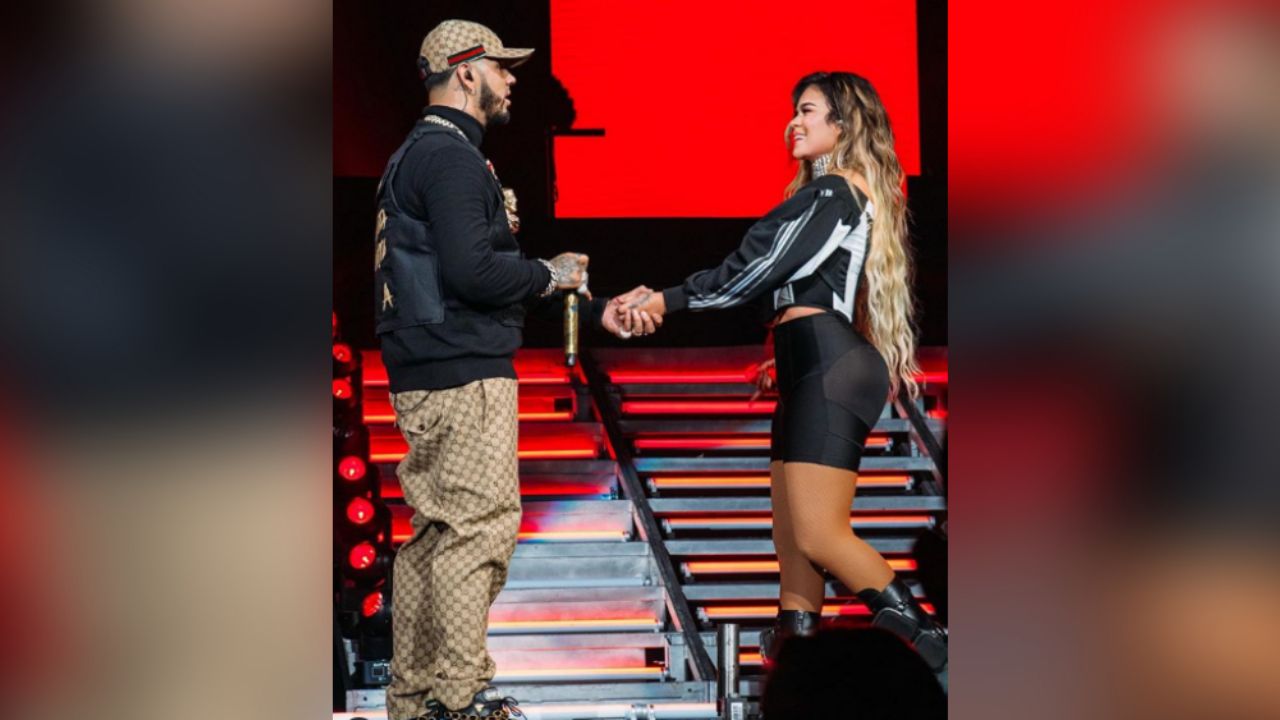 Karol G es sorprendida Por Anuel AA con docenas de rosas rojas y globos