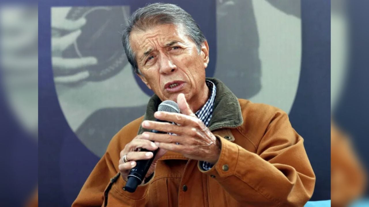 VIDEO: José María Napoleón canta ‘Vive’ para ayudar a artista callejero