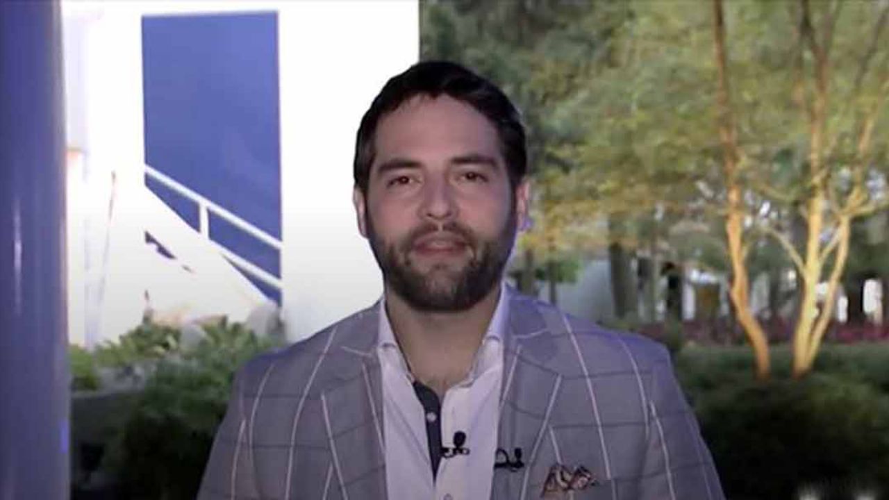 Conductor de Televisa señalado por casi matar a familia reaparece en televisión