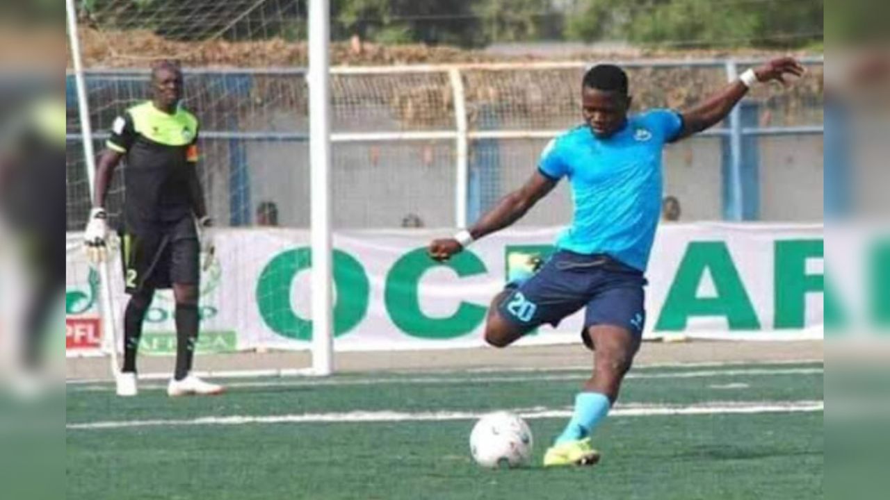 Tragedia en el futbol: Jugador nigeriano muere tras chocar contra rival