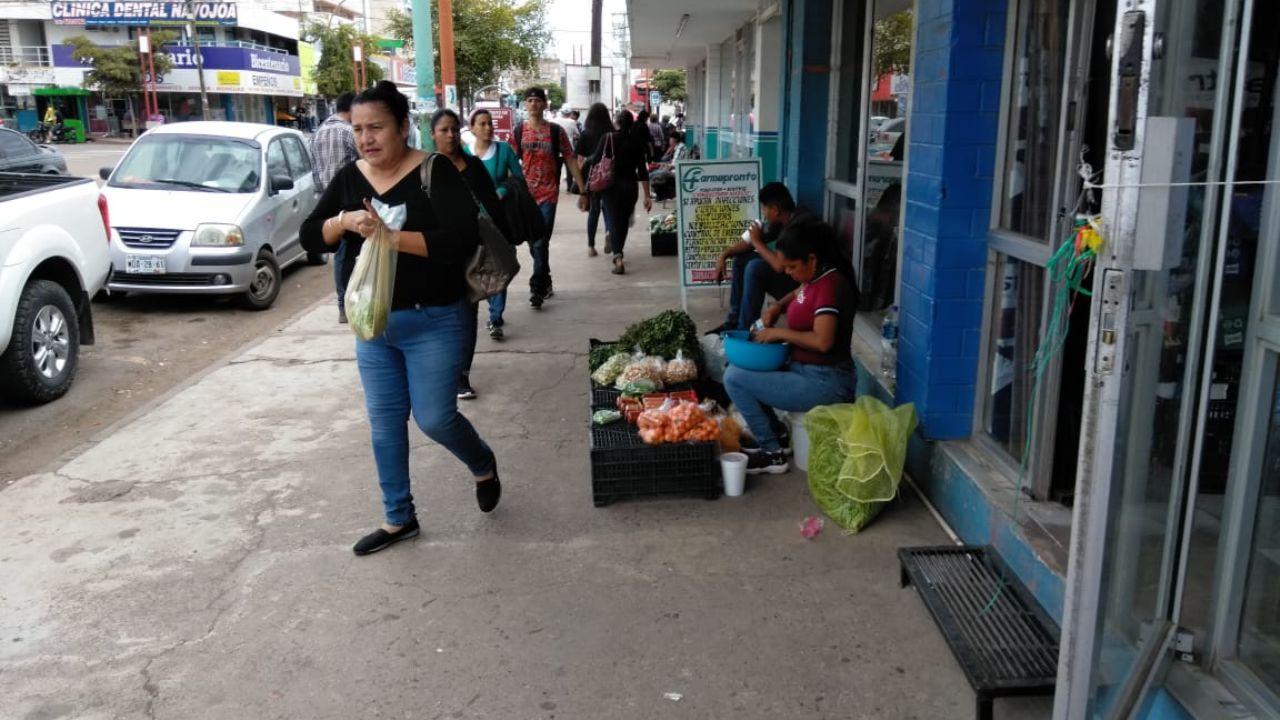 En Navojoa las mujeres toman el día como de asueto y acuden a trabajar