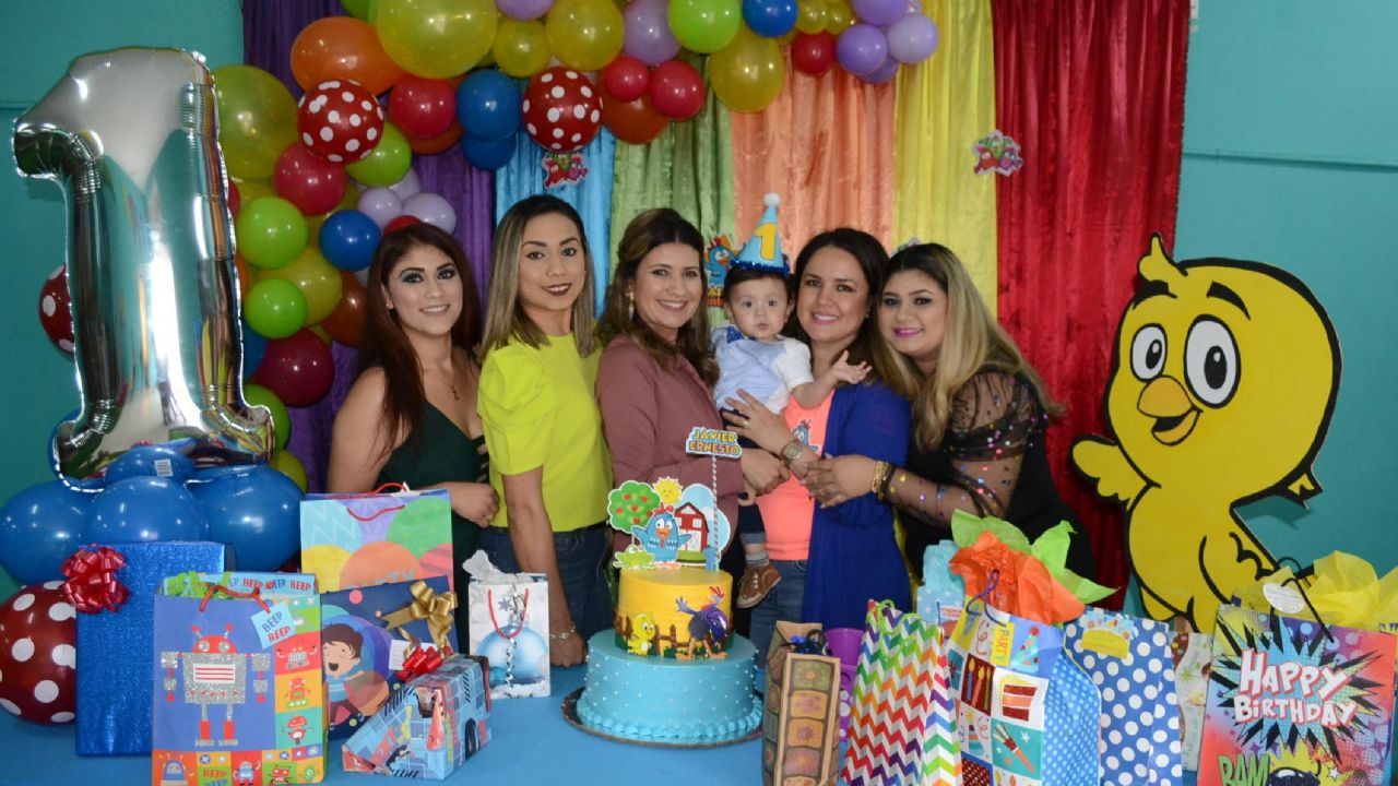 Javier Encinas López tiene divertido festejo por su cumpleaños número 1