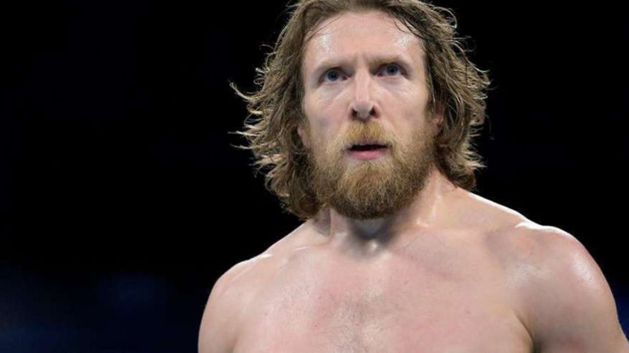 Luchador de la WWE exhibe sus partes íntimas en pleno show en vivo