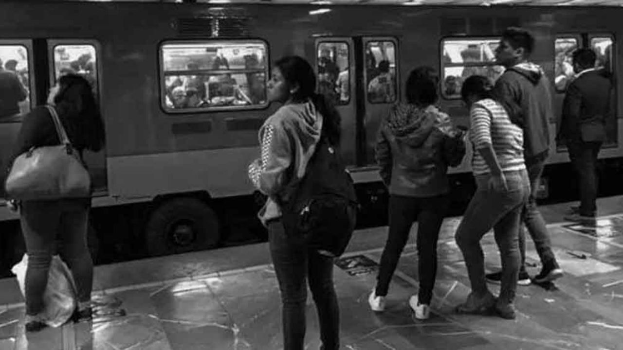 Mujer decide terminar con su vida al lanzarse a las vías del Metro en el 9M