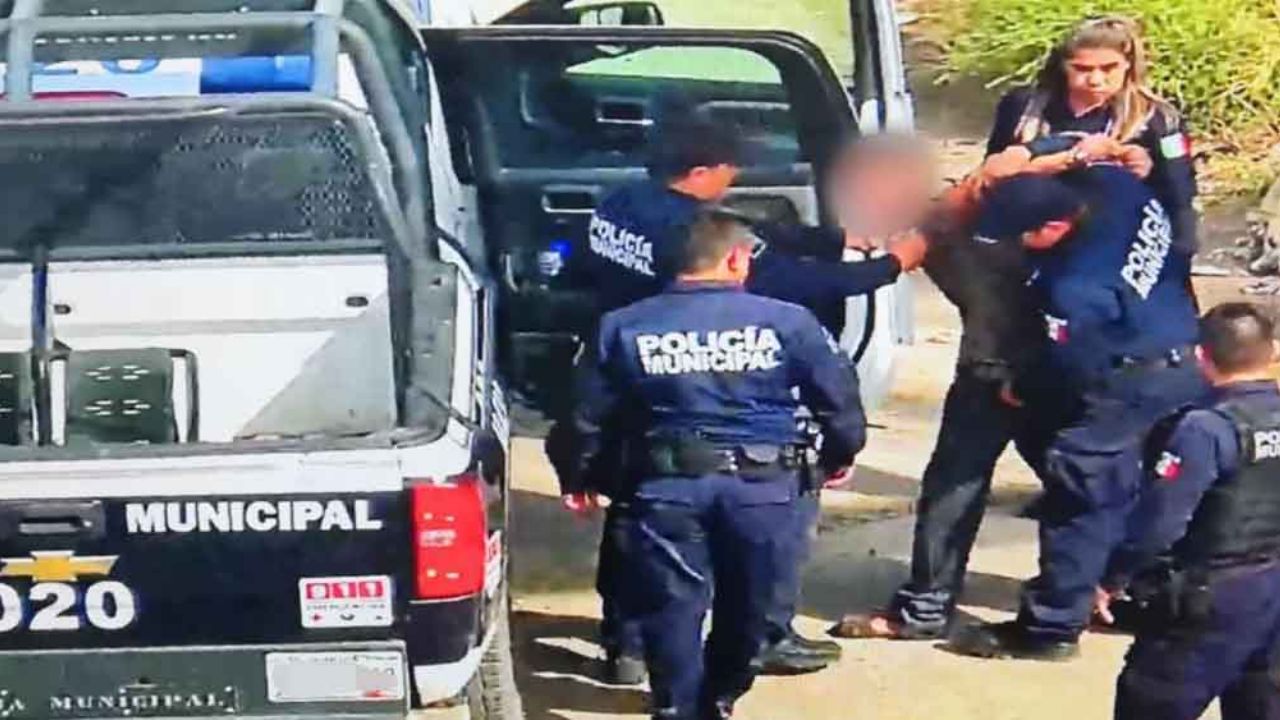 Caen sujetos que presuntamente asaltaron en una tienda de conveniencia