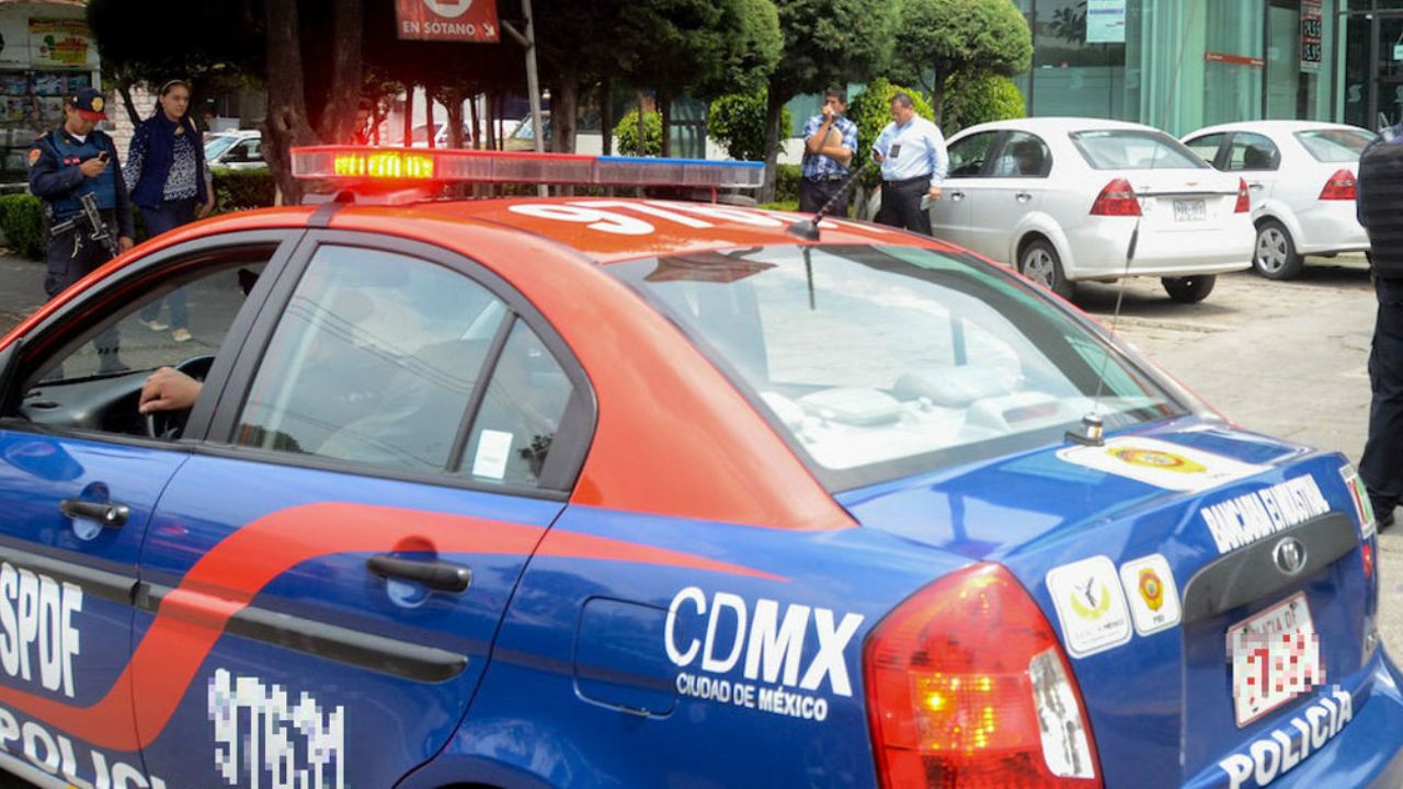 Detienen semidesnudo a policía por abuso sexual de una mujer en CDMX