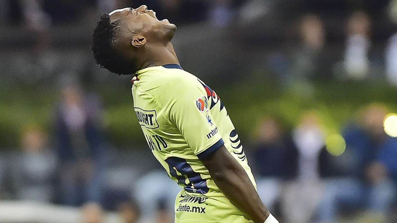 Renato Ibarra, con un pie fuera del América; esperan resolución del caso