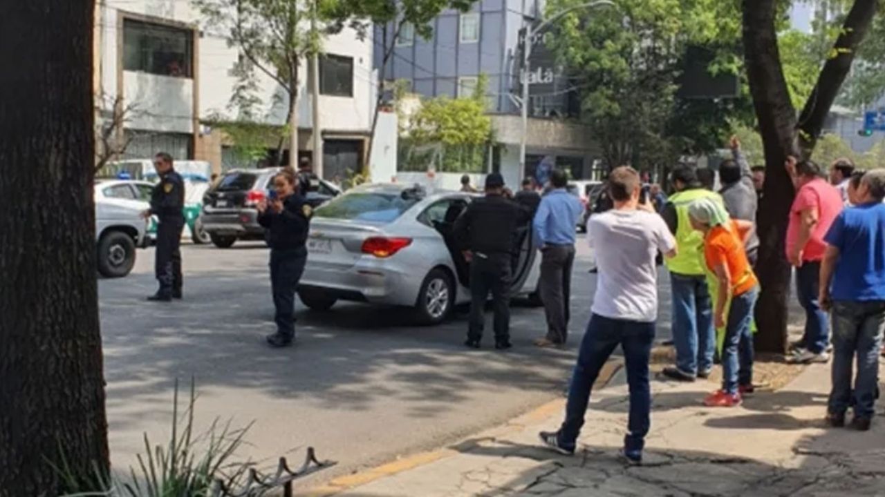 VIDEO: Pánico por balacera afuera de la Torre Diana en CDMX