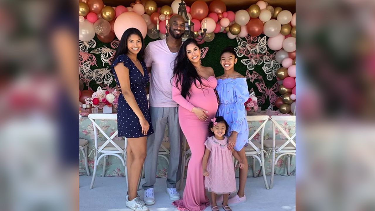 “Sonríe aunque te duela el corazón”: Vanessa Bryant comparte foto familiar