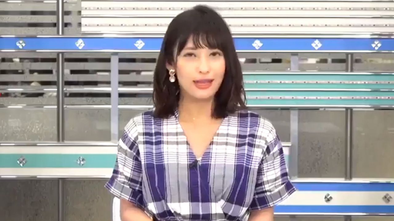 VIDEO: El momento exacto en que una chica del clima sufre contorsiones en TV