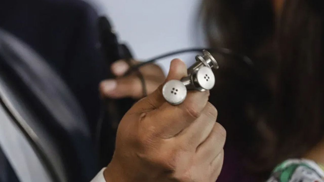 La instalación de micrófonos en el Senado está documentada desde 2012