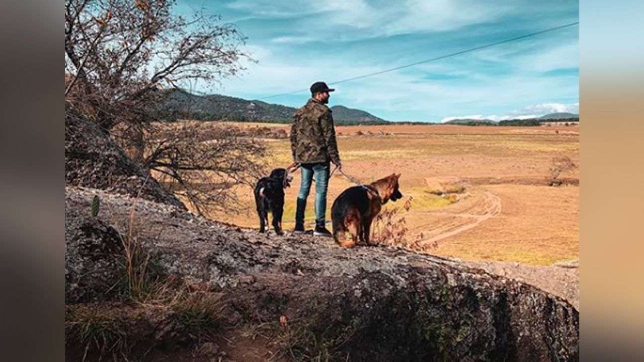 La increíble foto de José Ron con Skiro que le está dando la vuelta al mundo