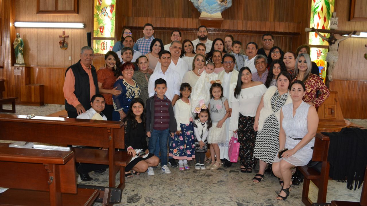 Juan Pablo Basulto recibe las aguas bautismales en una emotiva ceremonia