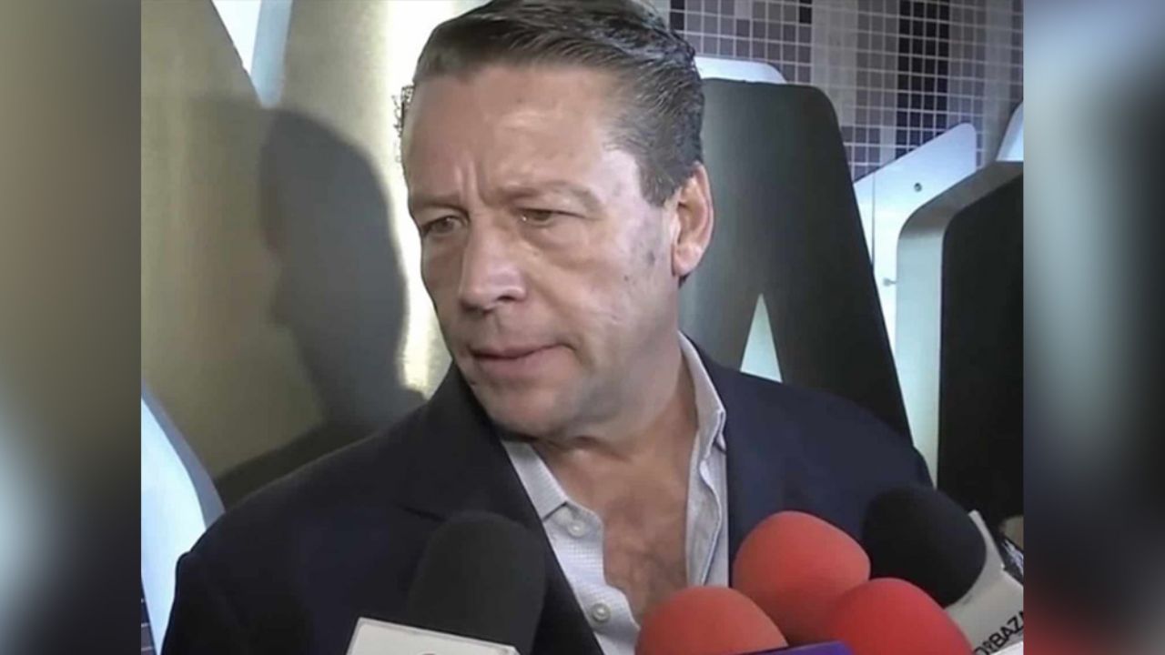 “Le voy a reventar el hocic…”: Adame enfurece en ‘VLA’ y lanza amenaza a conductor